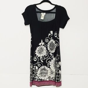 iCe • Black Floral Print Shift Dress size 4